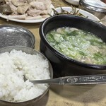 본전돼지국밥 - 