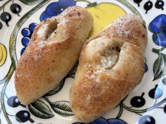 大きなパン Boulangerie&Cafe. Be （ブーランジェリー&カフェ ビー） - 十三