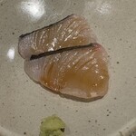 275928772 - 