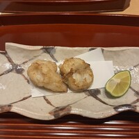 和料理 蓮花寺 さいとう - 河豚の唐揚げ。柔らかくこれも美味