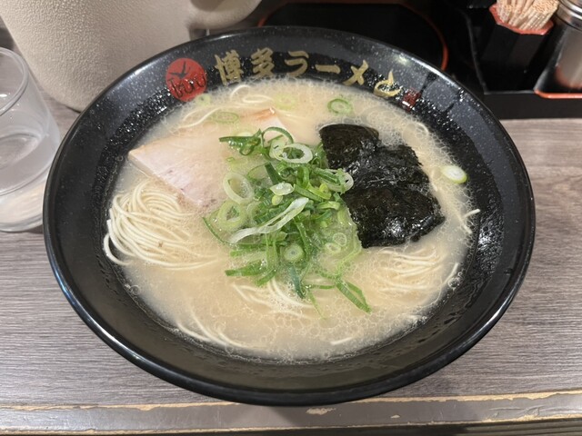 博多ラーメン つる 博多らーめん 800円