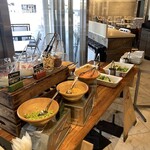 J.S. BURGERS CAFE - サラダバーのドレッシングも美味