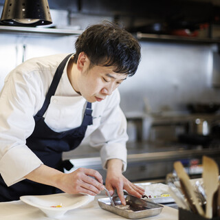 現地で知った心からの暖かさ。”食”を通じて”敬意”を伝える