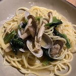 PISOLA 鈴鹿中央通店 - アサリとしめじ、ほうれん草のペペロンチーノ⟡.·*.