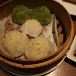 楽楽 - 小籠包盛り合わせ(上海小籠包/フカヒレ小籠包/海老蒸し餃子)