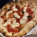 PISOLA 鈴鹿中央通店 - マルゲリータピザ\( 'ω' \  )ピッツァ！皮が薄くて美味し♡