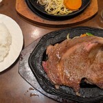 ステーキ屋ひろ - 特選国産牛ステーキ400g「これ」サラダ、スープ、ライス、コーヒー付き6700円