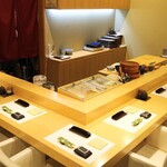 鮨 内藤 - カウンター７席