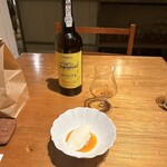 ドンブラボー - レモン
      （レモンのジェラート、あんぽ柿のソース、角切りレモンの塩ジャム）