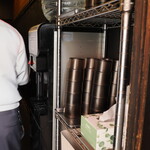 丿貫 - 入口付近のウォーターサーバー。