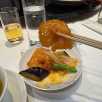 新橋亭 - 海老チリ、箸上げ