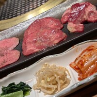 中目黒焼肉 登牛門 - 