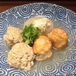 六百円で盛り合わせた。
          大根とつくね、がんも。