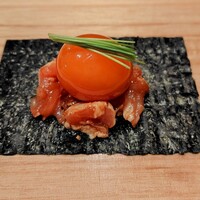 焼鳥 天赦 - 信玄鶏金柑の海苔巻き
                    