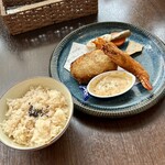 バルバルキッチンアメリ - ランチ：ビーフポテトコロッケ＆有頭海老フライ(¥1,400)