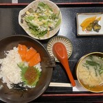 まるごと北海道 - 2024.12.11 (水)    蟹いくら贅沢海鮮丼　1738円（税込）