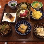 入母屋 -  九重姫皿と季節の押し寿司膳