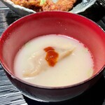 餃子鍋　A-chan　北新地 - 餃子スープにキムチタレ投入〜