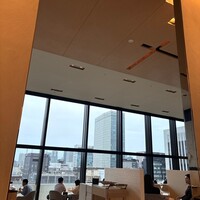 ベージュ アラン・デュカス 東京 - 