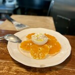 パラダイス ピザ - 温州ミカンとブラータチーズ