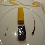 ロオジエ - 鴨フォワグラのテリーヌ　いちじくのチャツネ