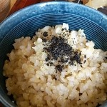 カフェまめちゃ -  本日の日替りランチの玄米ご飯