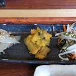 カフェまめちゃ -  本日の日替りランチ（ひよこ豆セット）「じゃが芋、ズッキーニ、人参 ヘルシー春巻き」の小皿