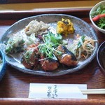 カフェまめちゃ - 本日の日替りランチ（ひよこ豆セット）「里芋、もちきび、レンズ豆 玄米入り磯辺団子」