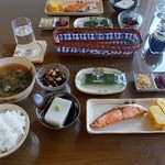 朱鞠内湖そばの花 -  朝食