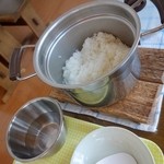朱鞠内湖そばの花 -  ご飯も良いね