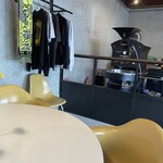 TONES COFFEE ROASTERS - 店舗内観