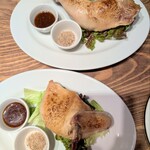 Bistro Amber - 名物ロティサリーチキン　モモとムネ