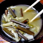 よし半 - ワラビの味噌汁（サービスしていただきました） 