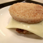 ミスタードーナツ - 料理写真:坦々牛焼肉(ミスドのライスバーガー)