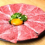 生肉専門店 焼肉 金次郎 - 極上サーロインの王様ユッケ