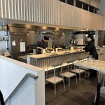 フレンチバルギンザ by plein - 店内の様子　カウンターでいただきました。