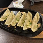 食べ飲み放題居酒屋 食い喰い - 鉄板餃子