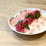ALLY’s PASTA SHOP NAMBA - 豚肩ロースのロースト　赤キャベツ添え