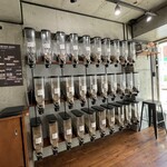 Green Beans Coffee - 店頭に並ぶ豆たち
