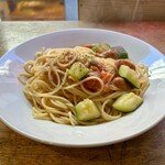 カフェ＆ダイニング グデン - チョリソー、ズッキーニ、トマトのオイルパスタ　¥1,200