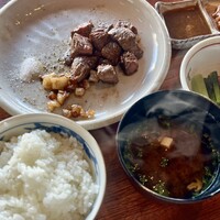 横浜瀬里奈 ステーキドーム - 