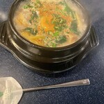 ナイス デイ - スンドゥブ950円　たくさん野菜入ってて美味しい　からさもちょうど良い