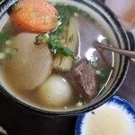 スタミナ苑 - ほほ肉煮。コンソメベース