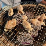 ホルモンさわ - 良い感じに焼けて来ました。