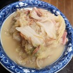 スタミナ苑 - 豚バラ白菜煮。糸状のものは干し貝柱、白菜のなかにたくさん隠れています。これで800円！