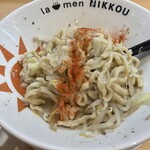 ラーメンにっこう - カイエンペッパー追加