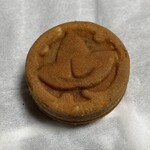 にしき堂 - 楓の葉をモチーフにしたデザインのカステラ饅頭「楓果」