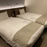 ダイワロイネットホテル - ベッドも品質が良さげです、 ゆっくり休めて疲れが取れた様です。