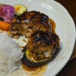 キッチン ブルー グローブ - 茄子を添えて