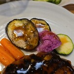 キッチン ブルー グローブ - 備え付け野菜のアップ